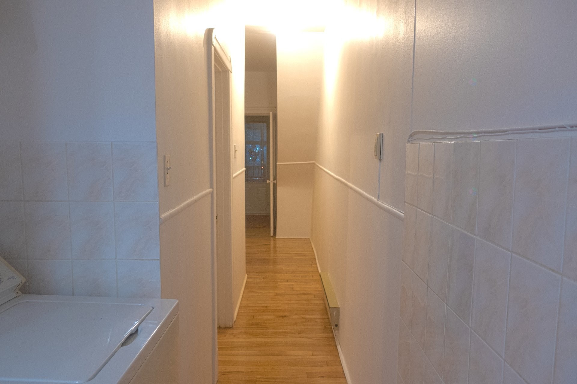 Mud Room - 5356 Av. Casgrain, Montréal (Le Plateau-Mont-Royal), QC - Indoor Photo Showing Laundry Room