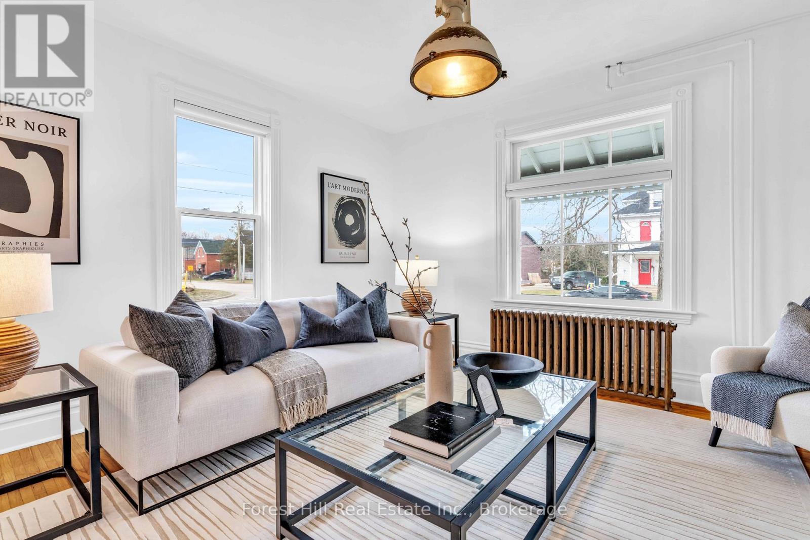 184 Boucher Street E, Meaford, ON - Indoor Photo Showing Living Room