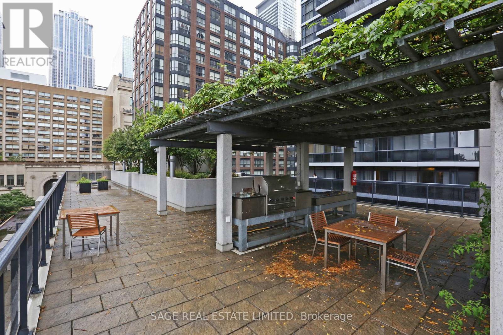 328 - 25 Carlton Street, Toronto, ON - Outdoor