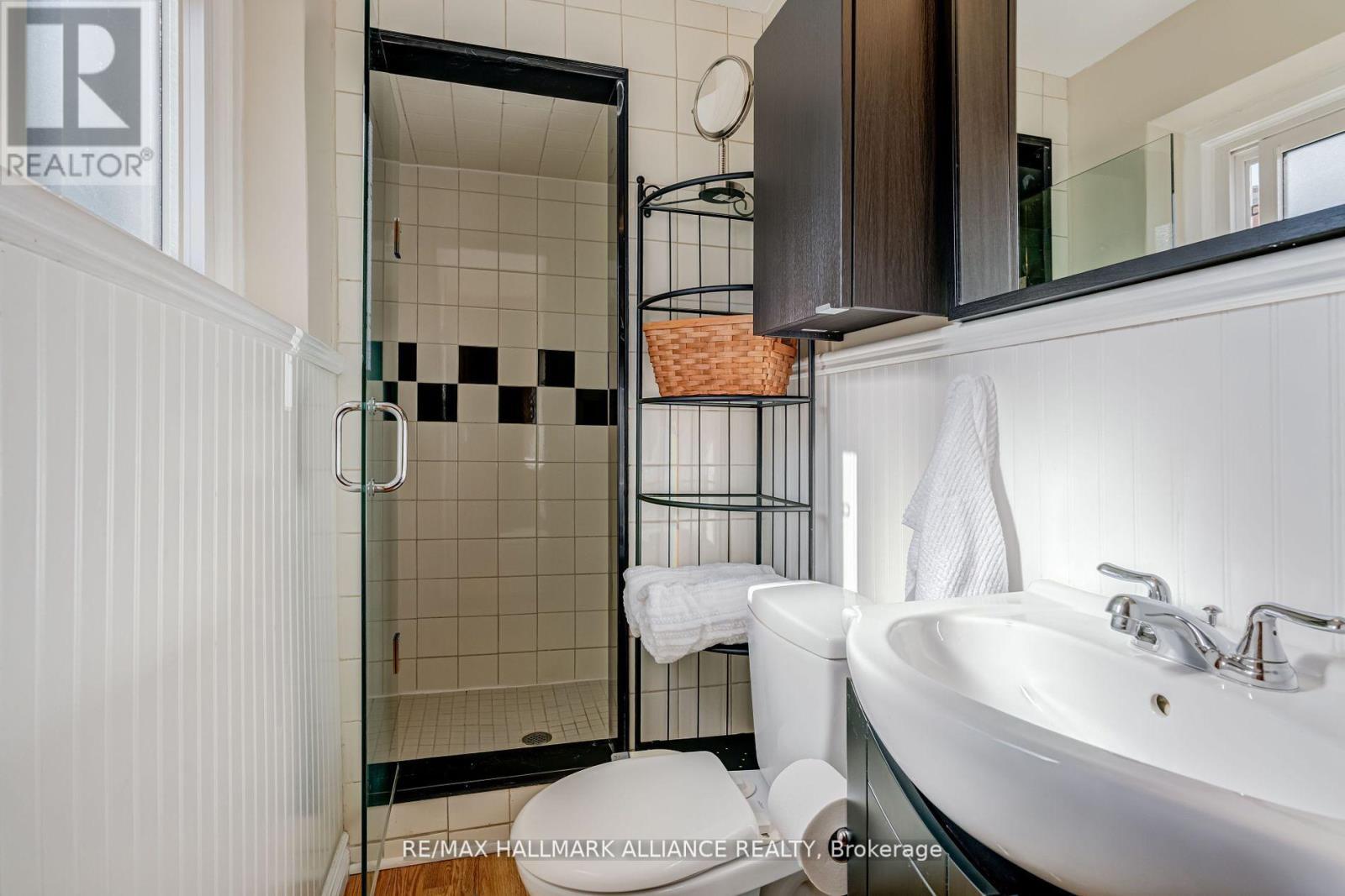 2033 Water'S Edge Drive, Oakville, ON - Indoor Photo Showing Bathroom