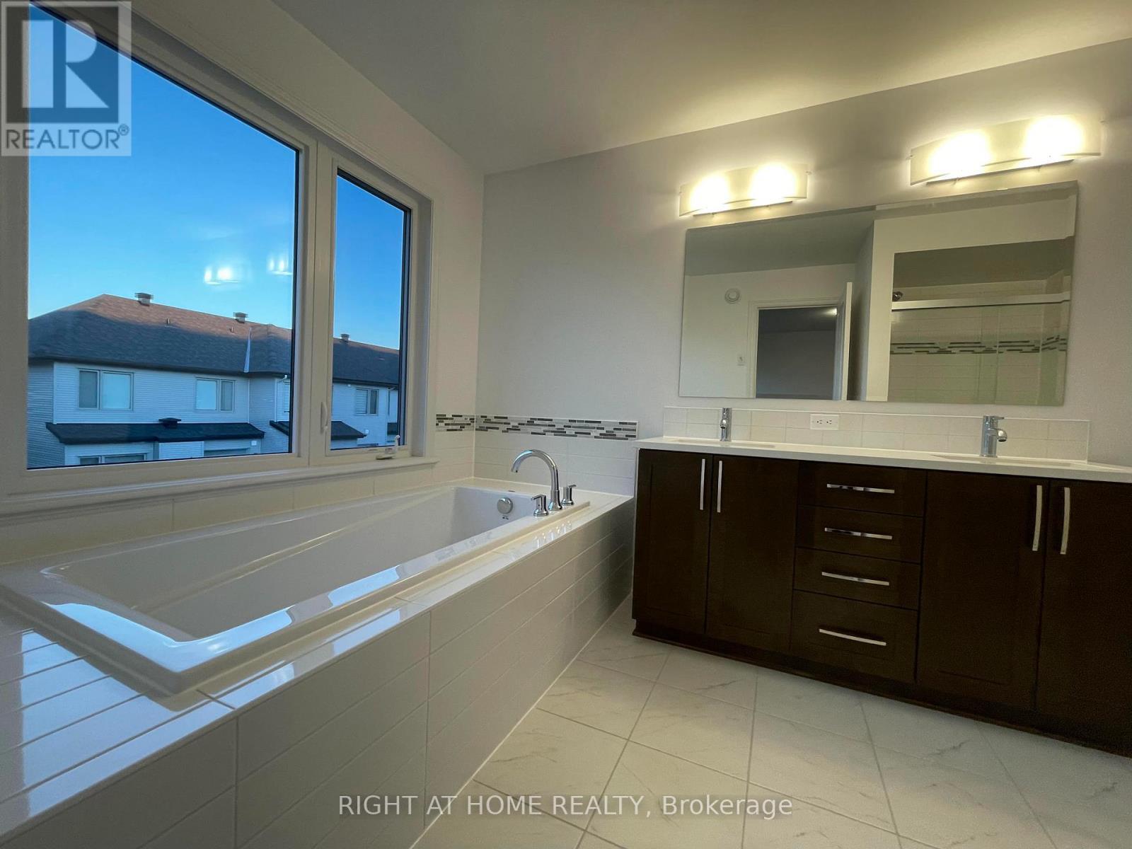 636 Cordelette Circle, Ottawa, ON - Indoor Photo Showing Bathroom