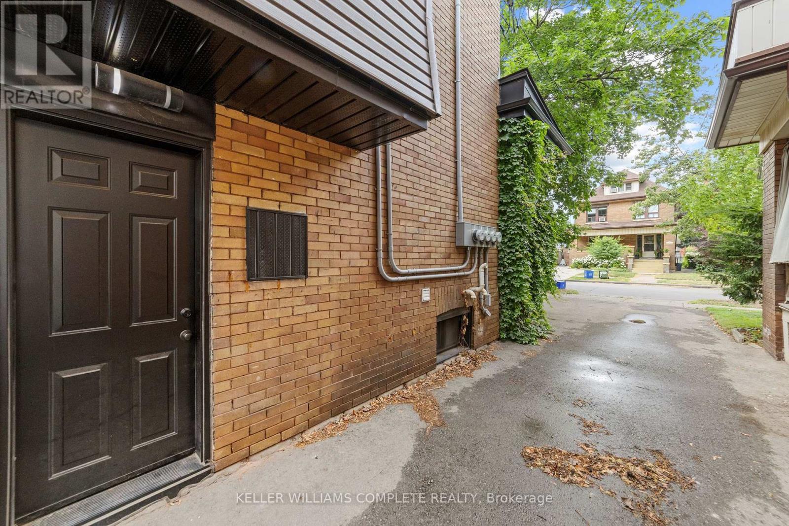 27 Melrose Avenue S, Hamilton, ON - Outdoor With Exterior