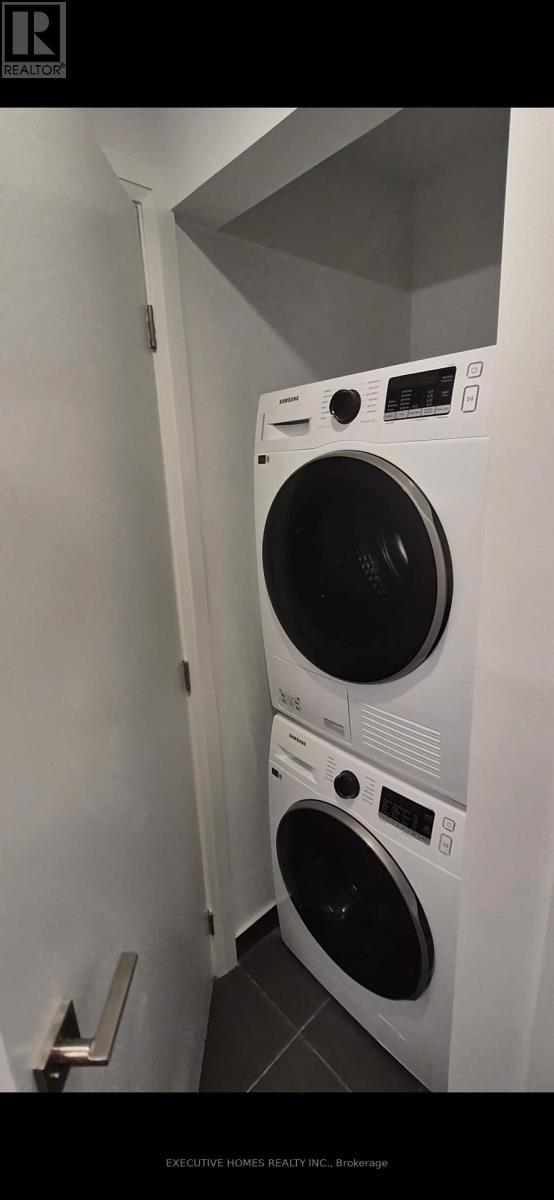 418 - 233 Princess Street, Kingston, ON - Indoor Photo Showing Laundry Room