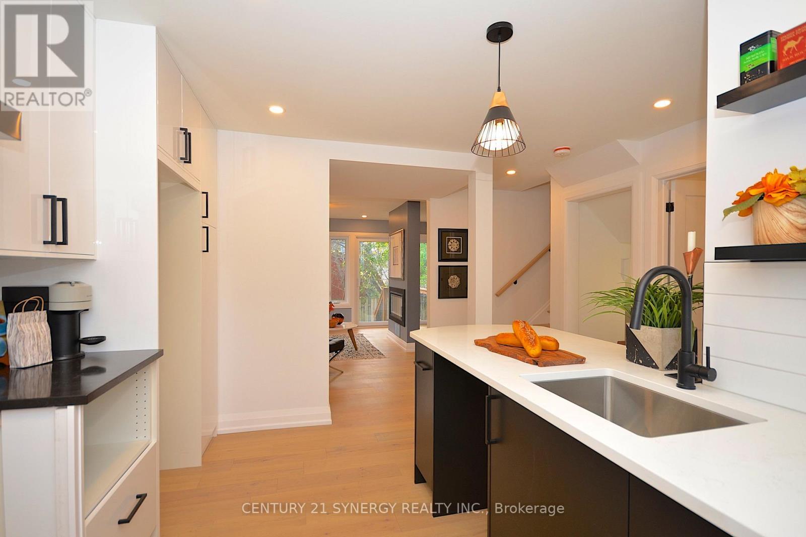 34 - 660 Hochelaga Street, Ottawa, ON - Indoor Photo Showing Kitchen