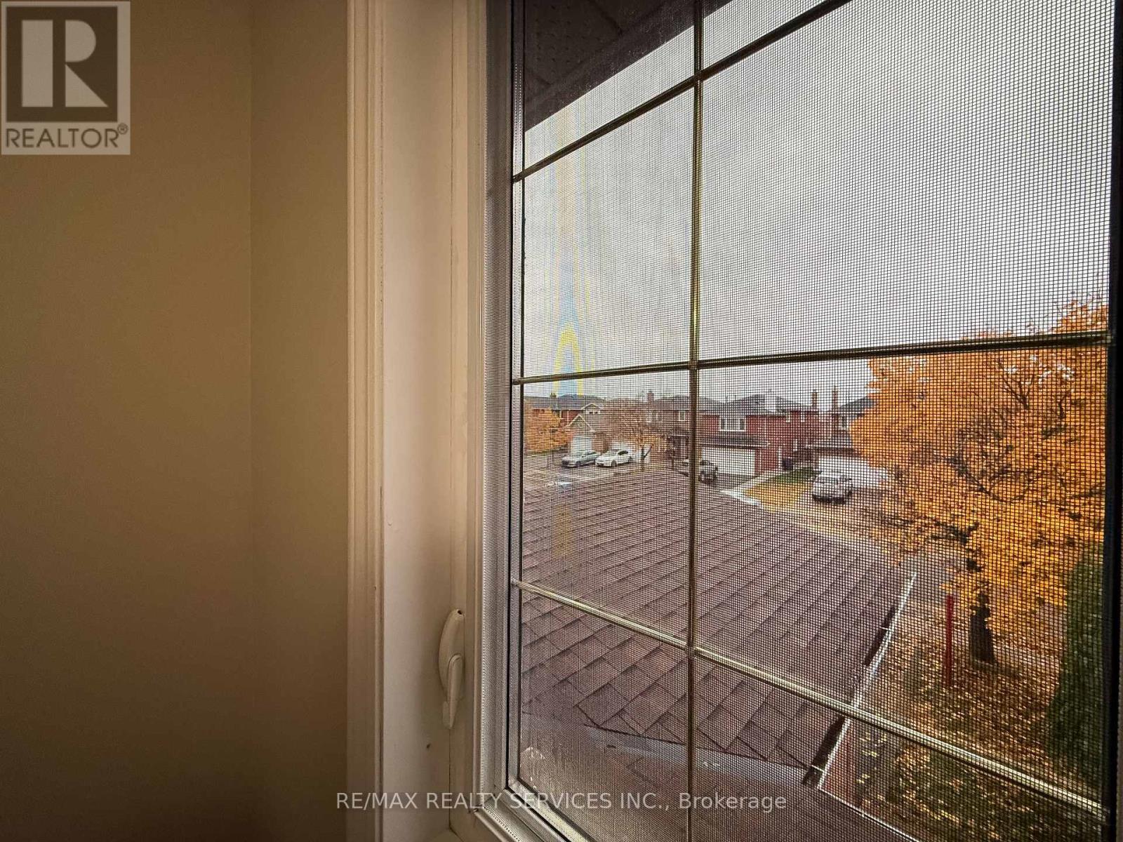 69 Pennsylvania Avenue, Brampton, ON - Indoor Photo Showing Other Room