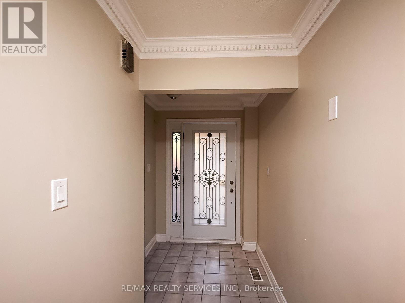 69 Pennsylvania Avenue, Brampton, ON - Indoor Photo Showing Other Room