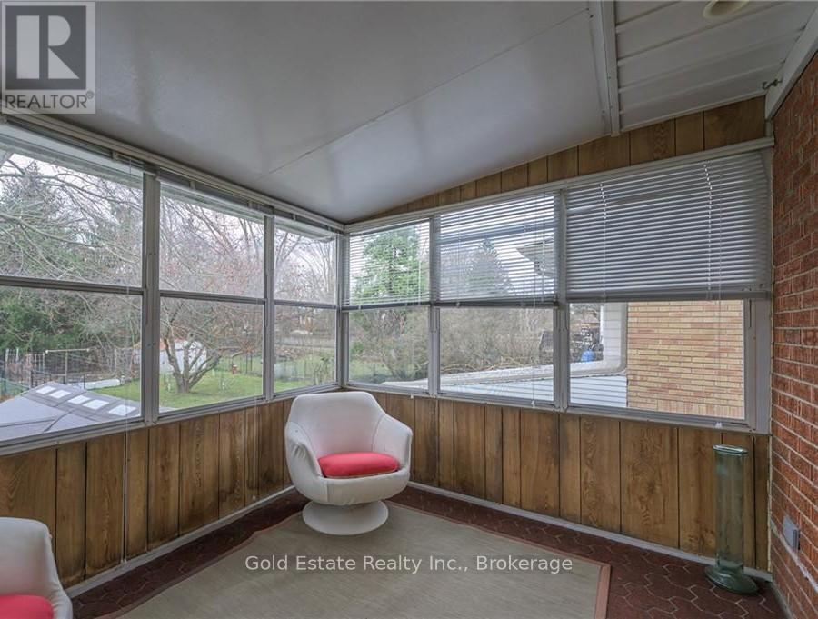 Main Floor - 619 Ross Street, London East, ON - Indoor Photo Showing Other Room