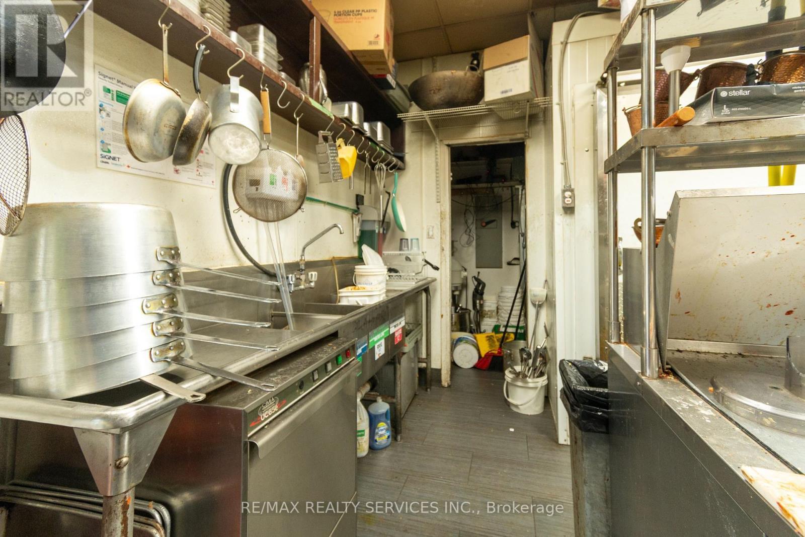 1289 Marlborough Court, Oakville, ON