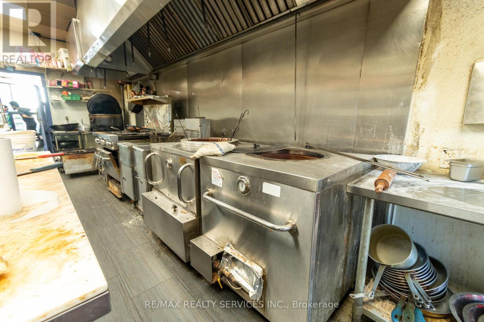 1289 Marlborough Court, Oakville, ON