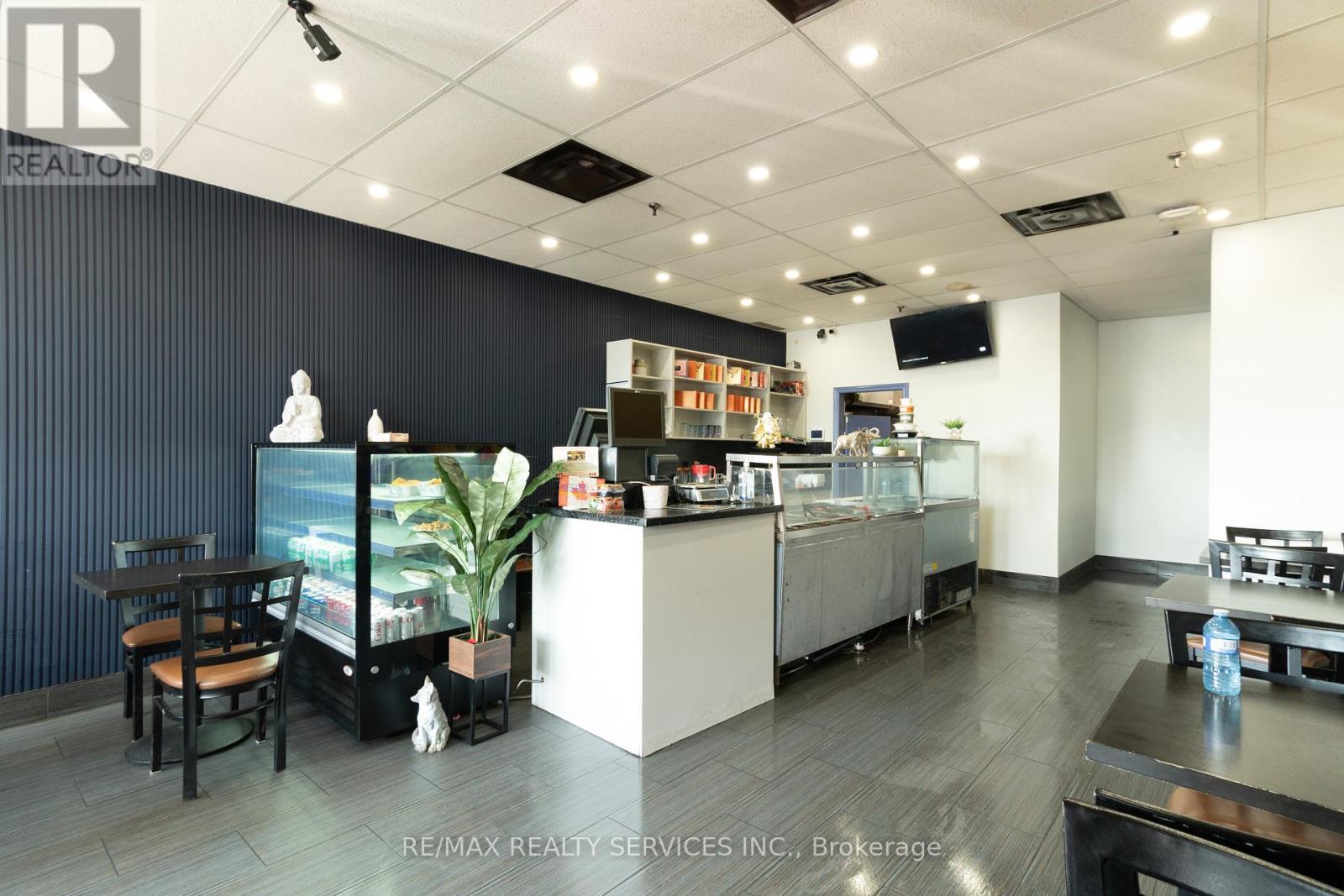 1289 Marlborough Court, Oakville, ON