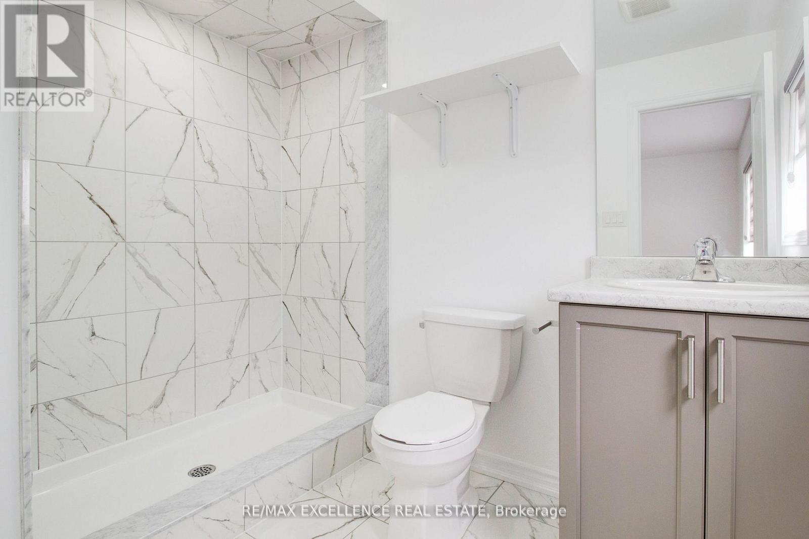 49 Malcolm Crescent, Haldimand, ON - Indoor Photo Showing Bathroom
