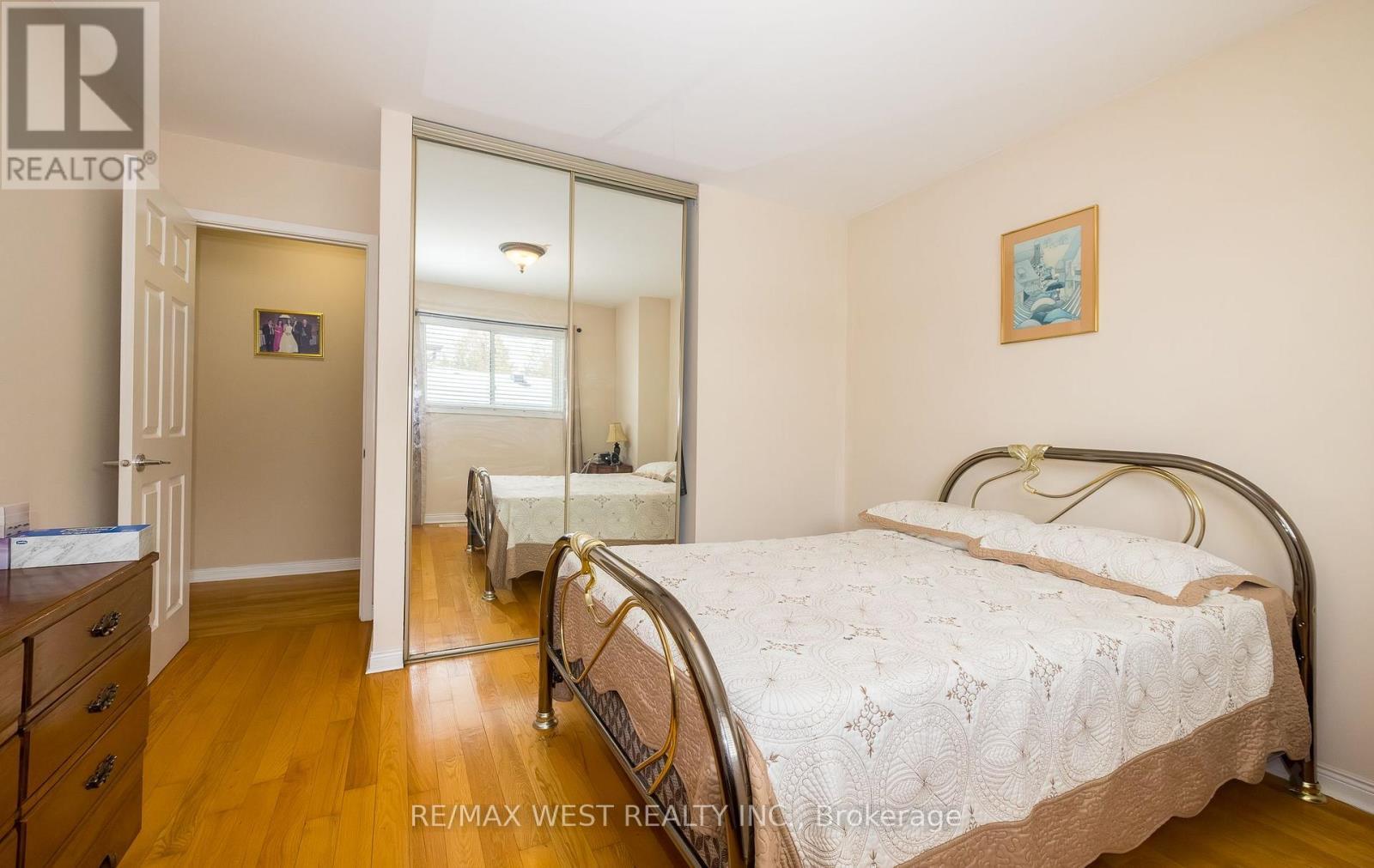7812 Kittridge Drive, Mississauga, ON - Indoor Photo Showing Bedroom