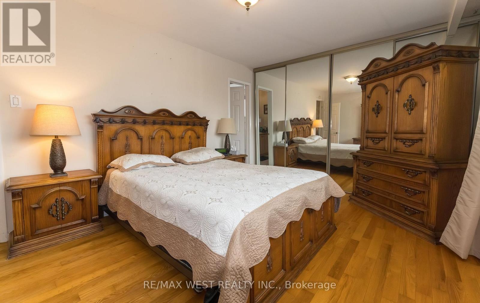 7812 Kittridge Drive, Mississauga, ON - Indoor Photo Showing Bedroom