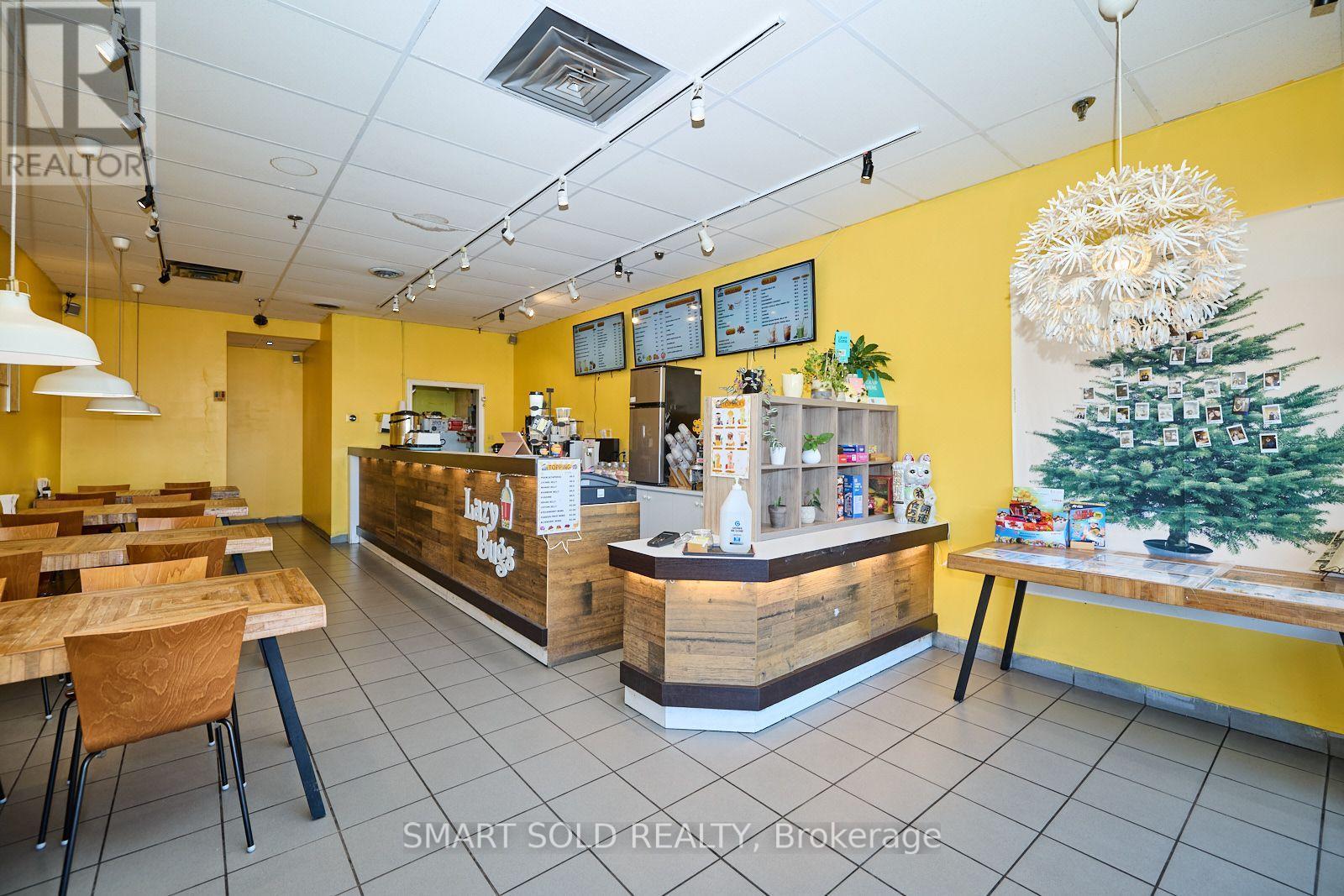 A14 - 210 Glendale Avenue, St. Catharines, ON