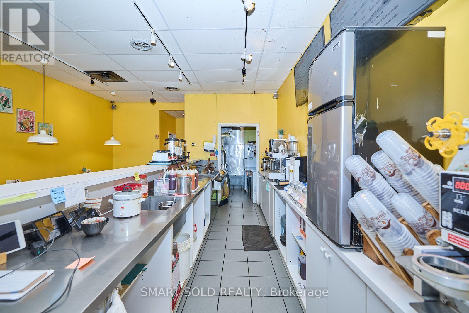 A14 - 210 Glendale Avenue, St. Catharines, ON