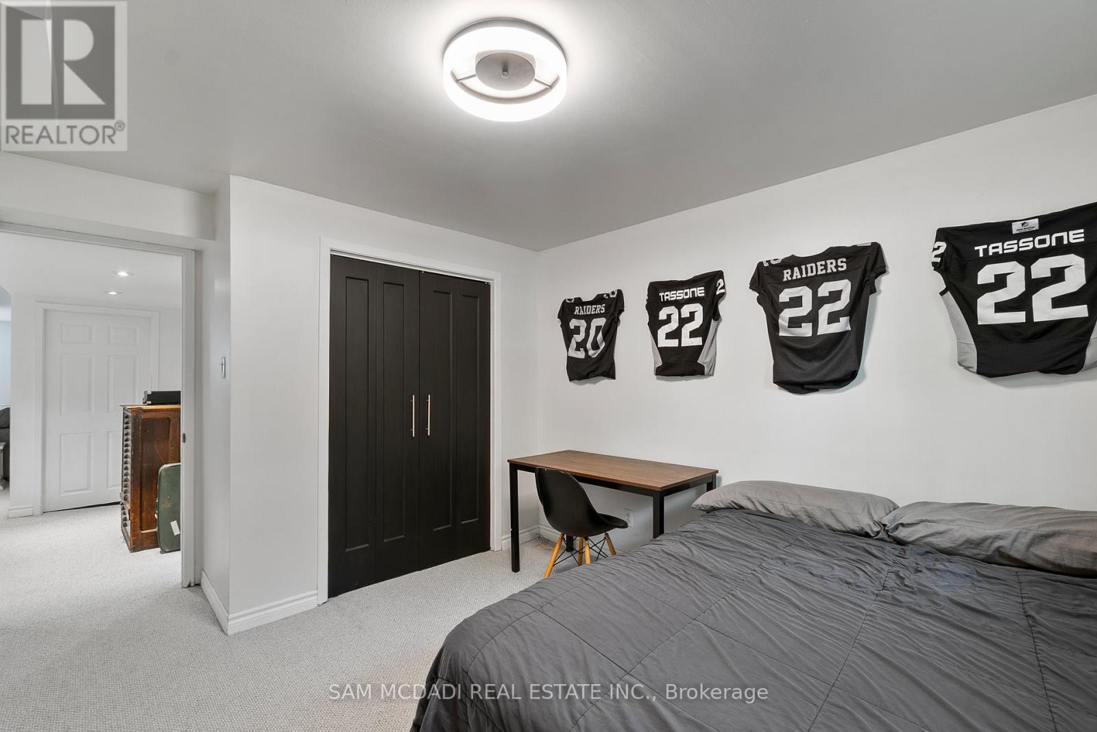 496 Seymour Drive, Oakville, ON - Indoor Photo Showing Bedroom