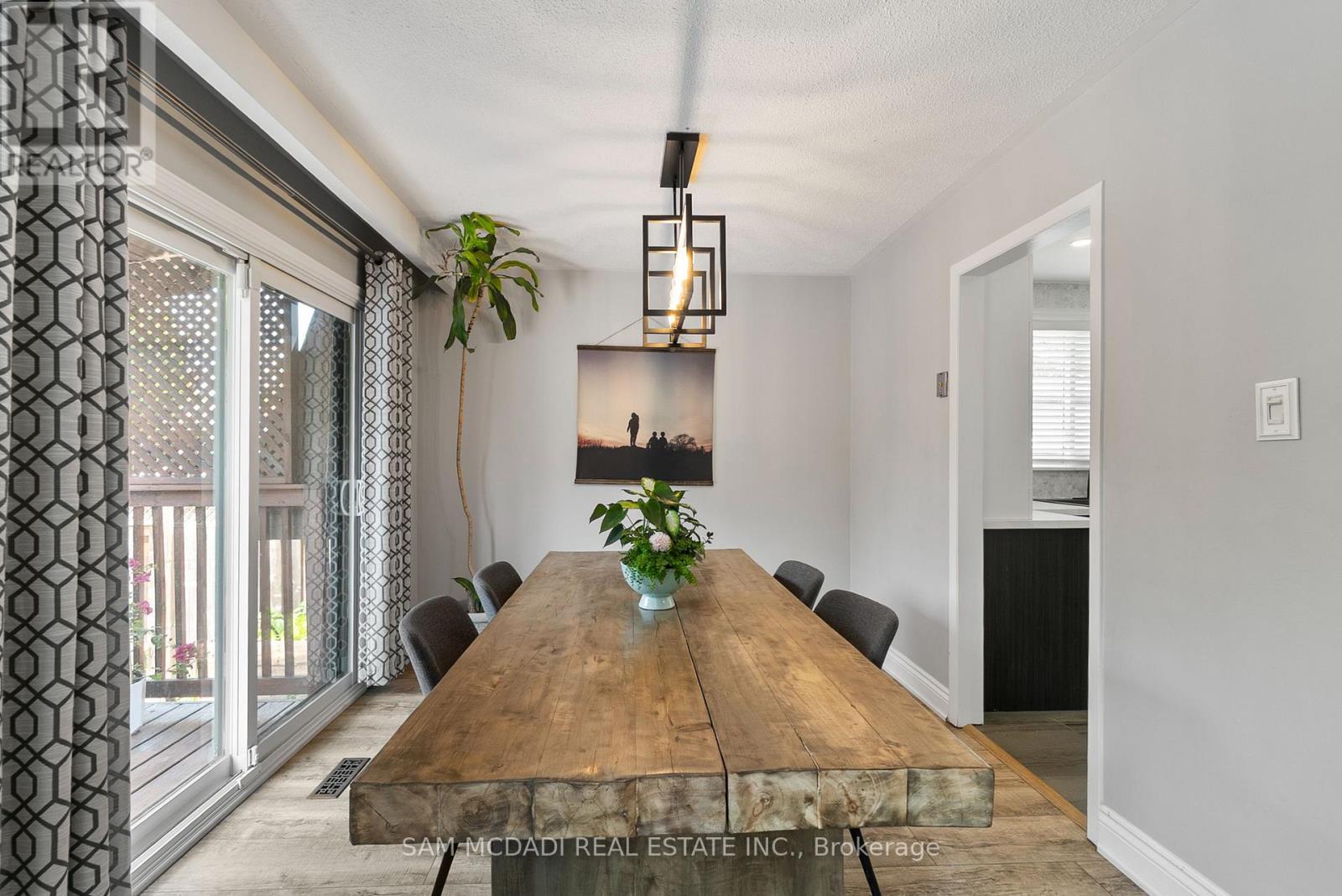 496 Seymour Drive, Oakville, ON - Indoor Photo Showing Dining Room