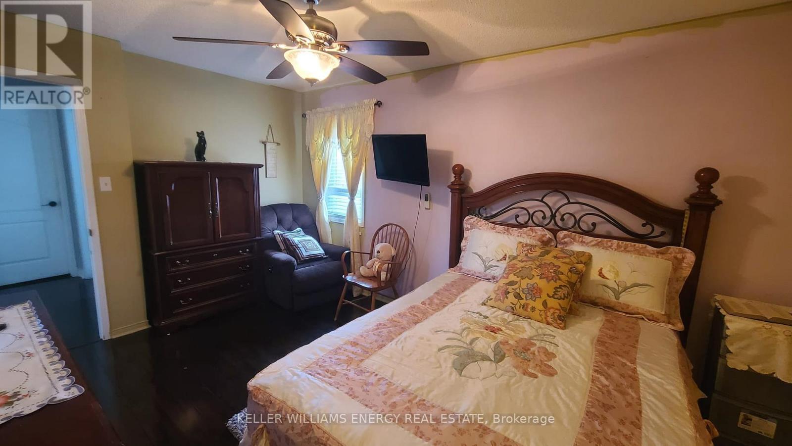 12 Phillpot Lane, Ajax (Northwest Ajax), ON - Indoor Photo Showing Bedroom