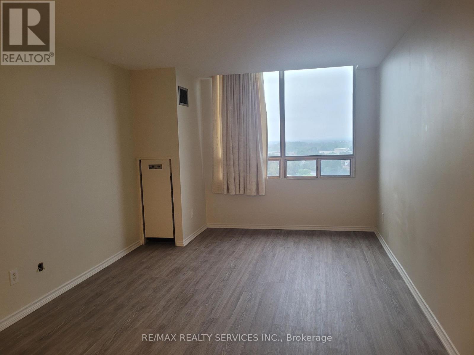 1206 - 330 Mill Street S, Brampton, ON - Indoor Photo Showing Other Room