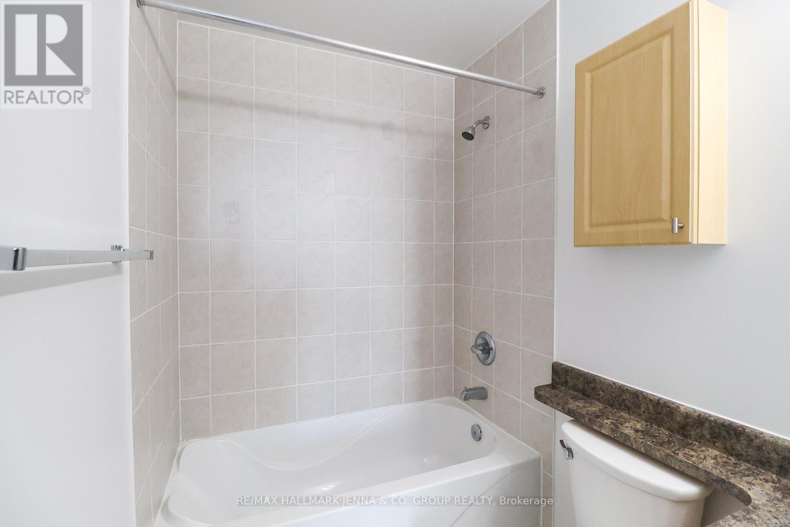 2308 - 234 Rideau Street, Ottawa, ON - Indoor Photo Showing Bathroom