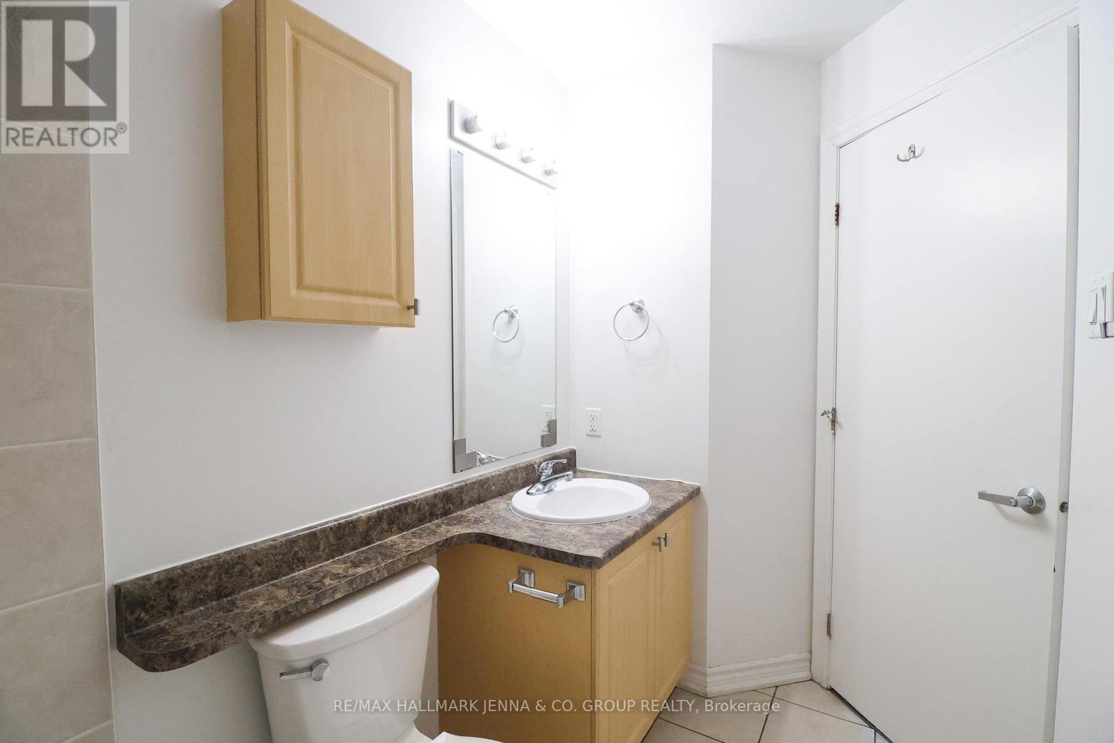 2308 - 234 Rideau Street, Ottawa, ON - Indoor Photo Showing Bathroom