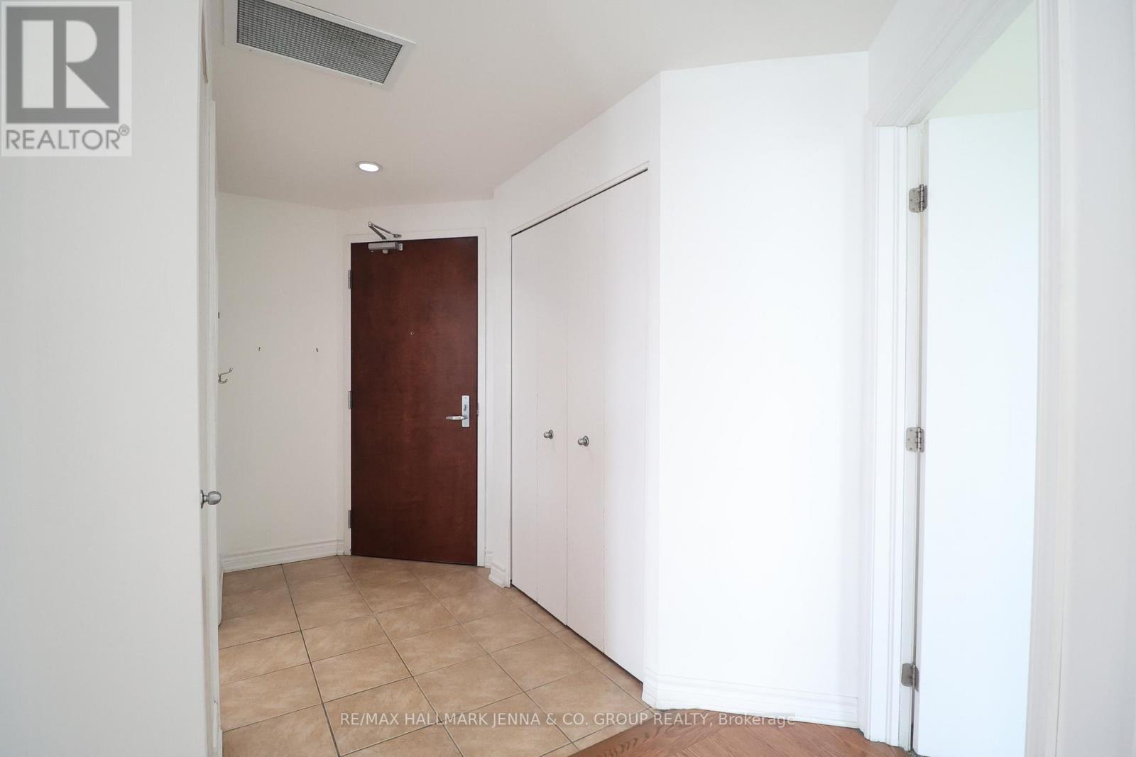 2308 - 234 Rideau Street, Ottawa, ON - Indoor Photo Showing Other Room