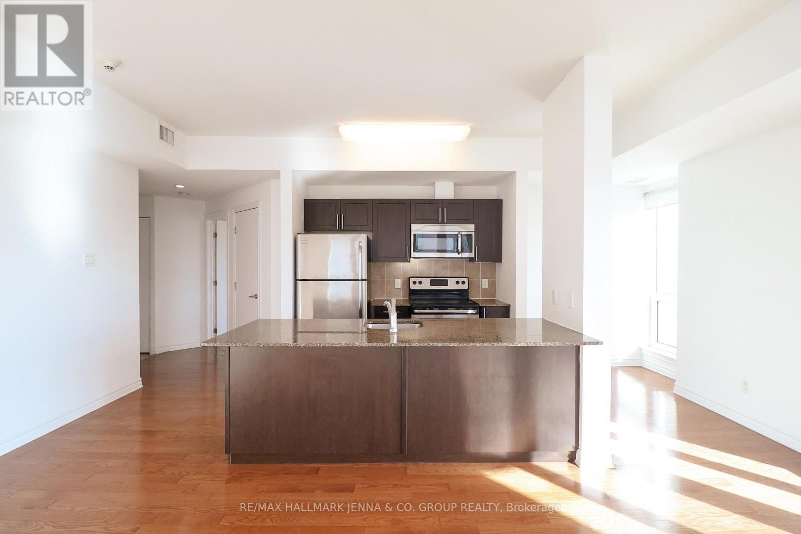 2308 - 234 Rideau Street, Ottawa, ON - Indoor Photo Showing Kitchen