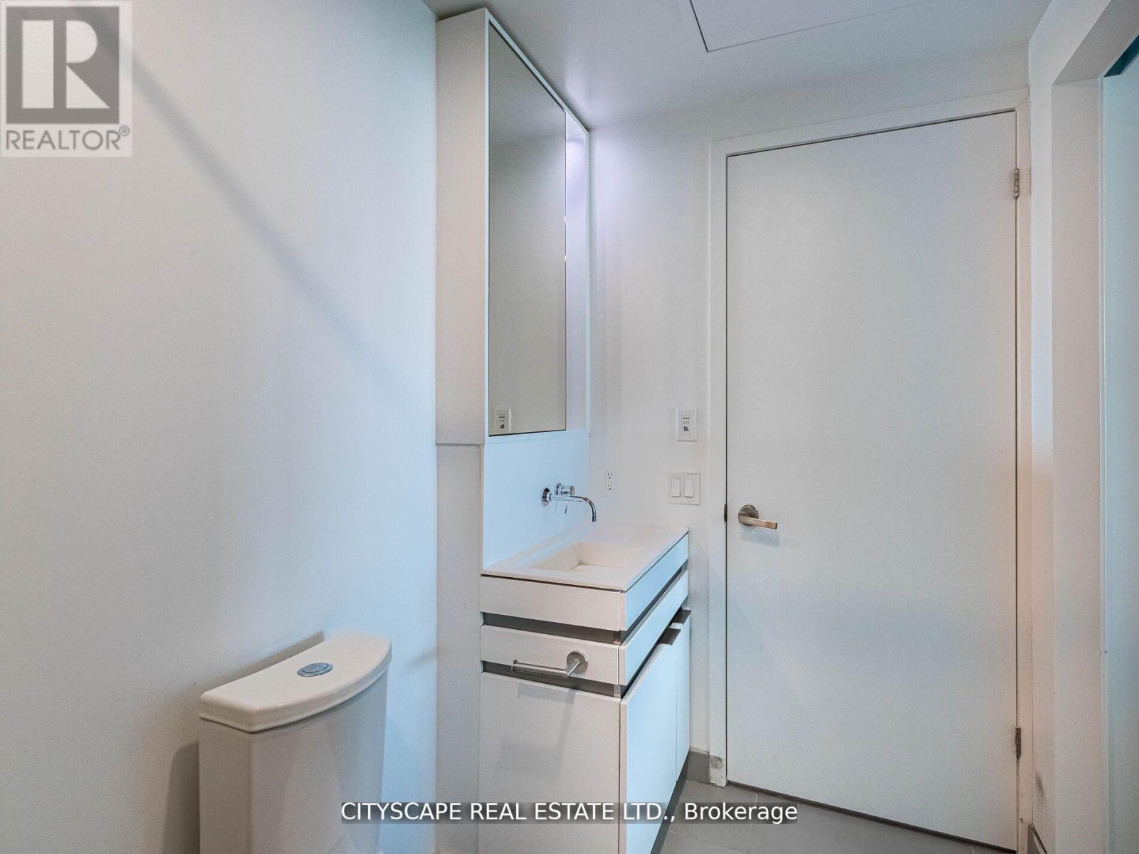 3111 - 197 Yonge Street, Toronto, ON - Indoor