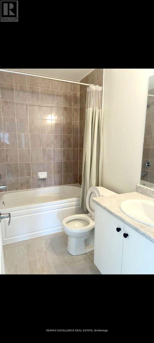 41 - 45 Knotsberry Circle, Brampton, ON - Indoor Photo Showing Bathroom