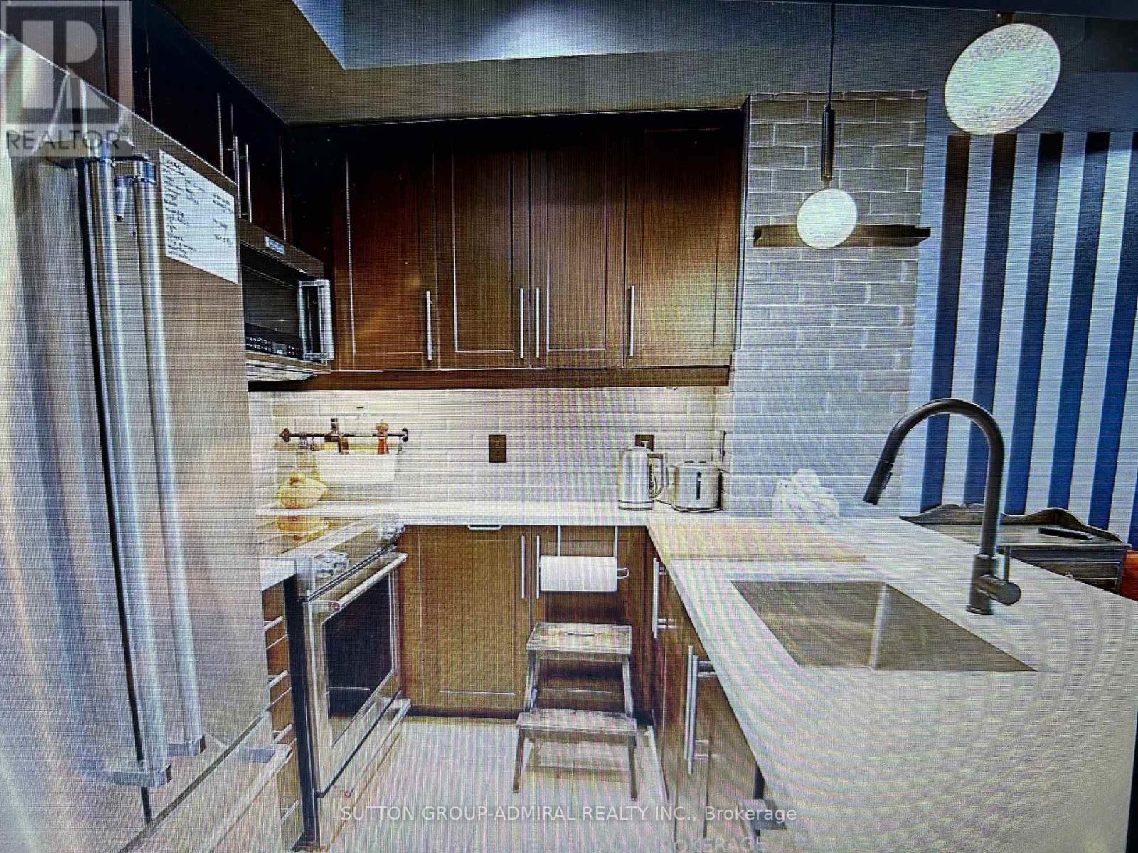 3201 - 385 Prince Of Whales Drive, Mississauga, ON - Indoor Photo Showing Kitchen With Upgraded Kitchen