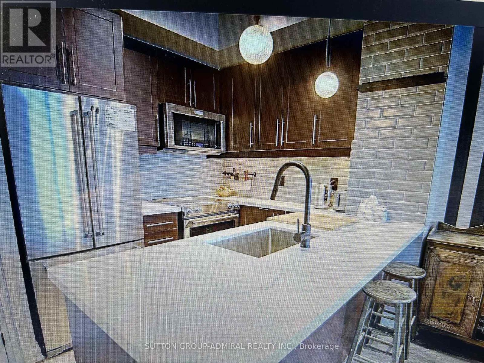 3201 - 385 Prince Of Whales Drive, Mississauga, ON - Indoor Photo Showing Kitchen With Upgraded Kitchen
