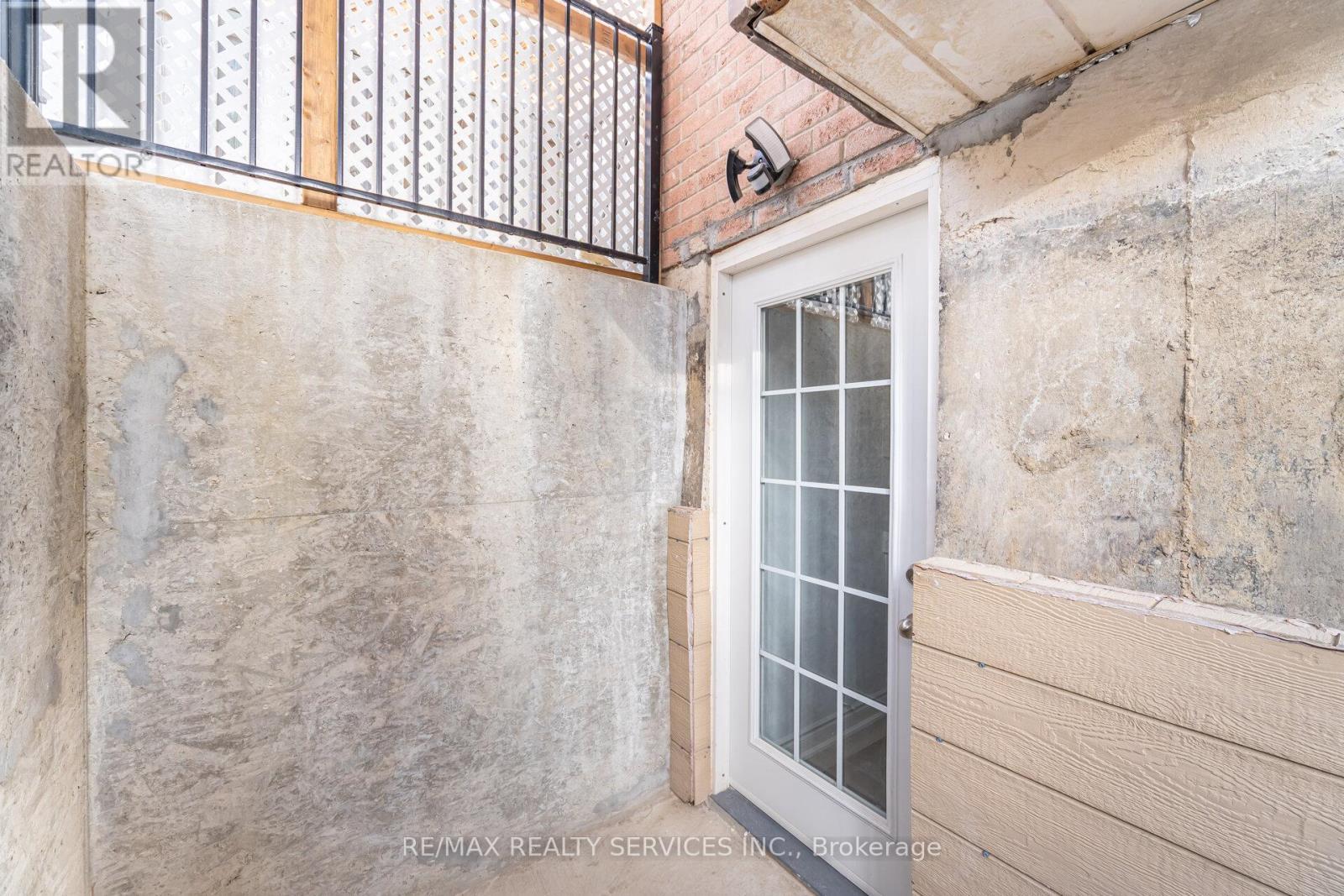 Bsmt - 26 Vodden Street W, Brampton, ON - With Exterior