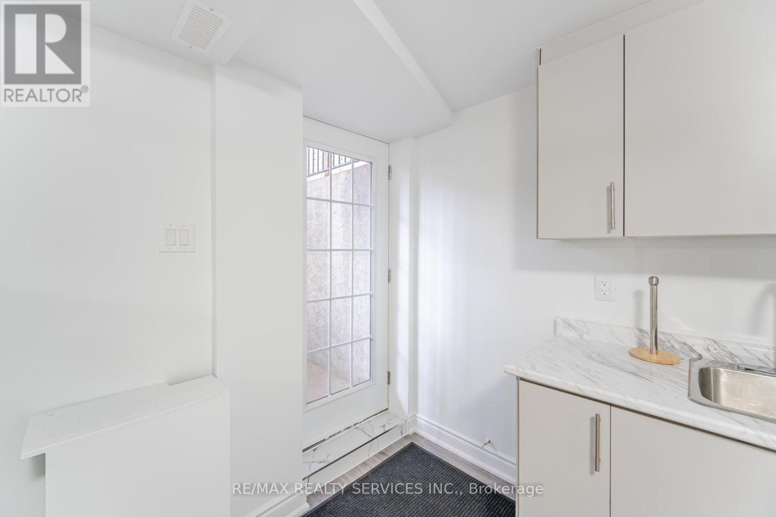 Bsmt - 26 Vodden Street W, Brampton, ON - Indoor