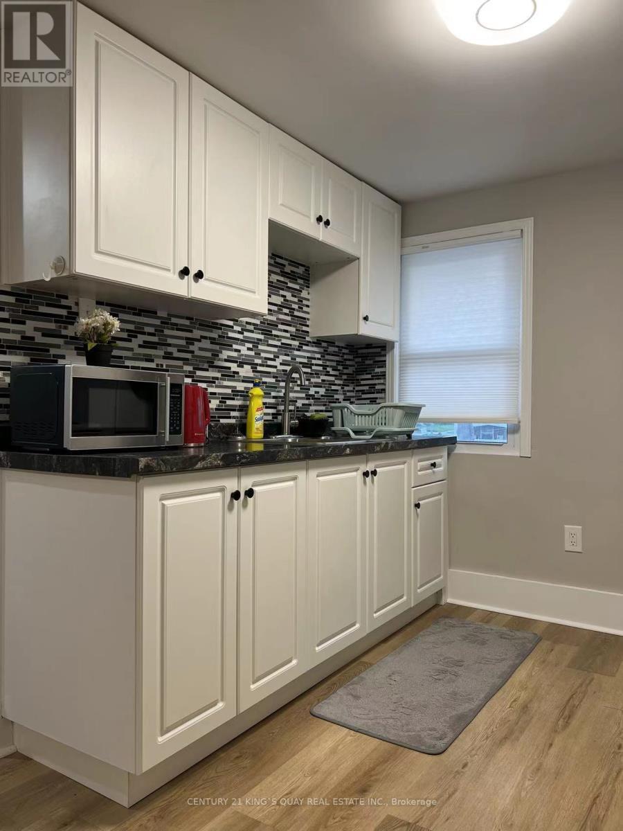 4087 Portage Road, Niagara Falls, ON - Indoor Photo Showing Kitchen