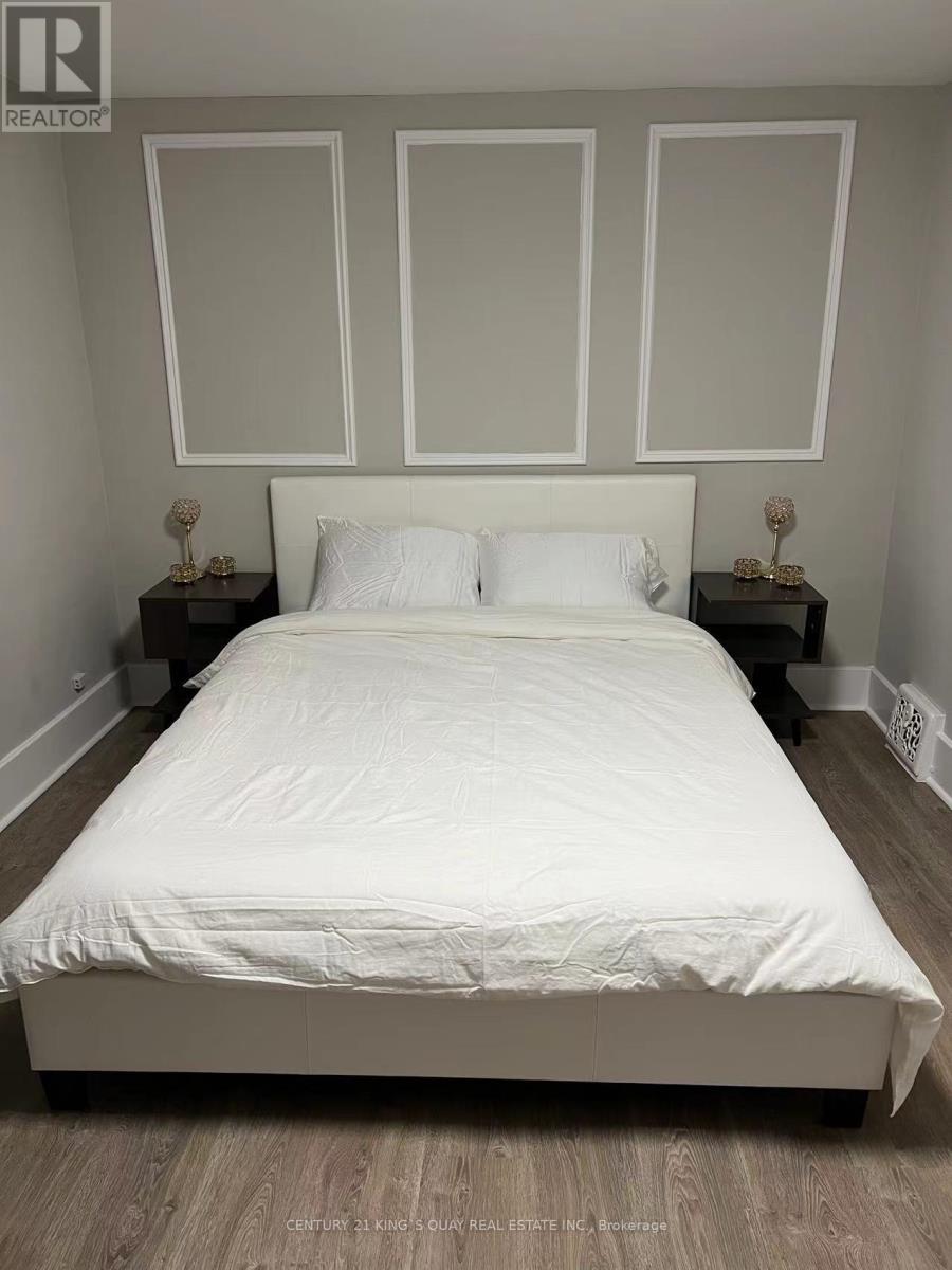 4087 Portage Road, Niagara Falls, ON - Indoor Photo Showing Bedroom