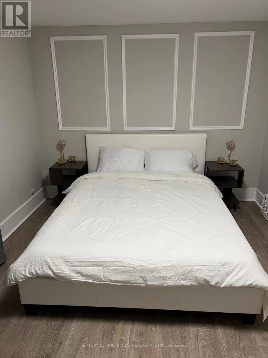 4087 Portage Road, Niagara Falls, ON - Indoor Photo Showing Bedroom