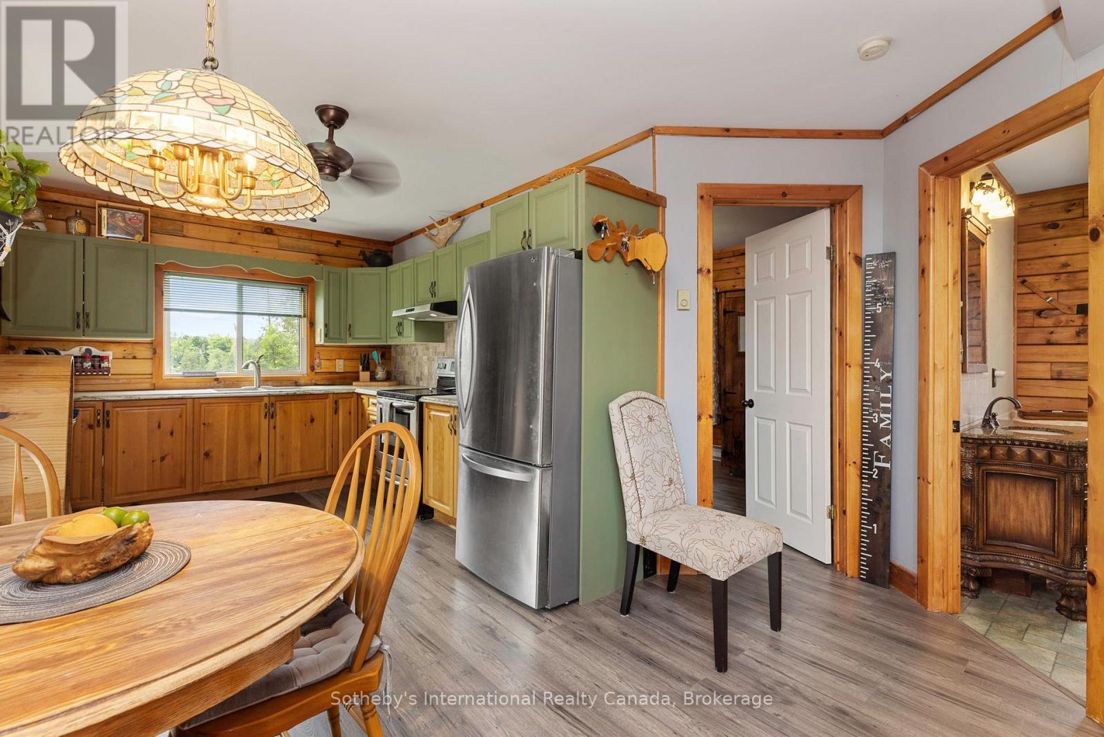 20 Kodiak Road, Mckellar, ON - Indoor Photo Showing Dining Room