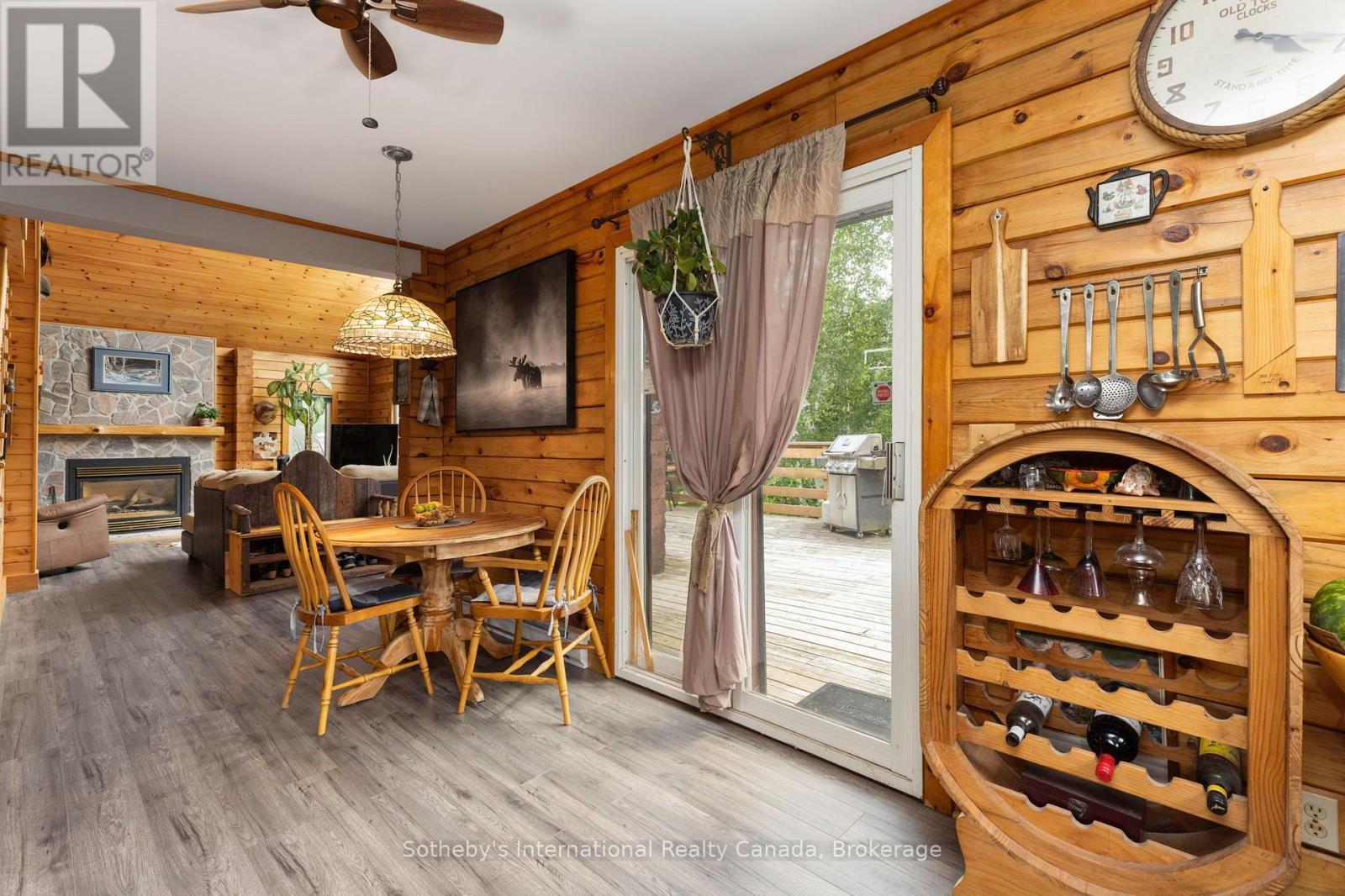 20 Kodiak Road, Mckellar, ON - Indoor Photo Showing Dining Room
