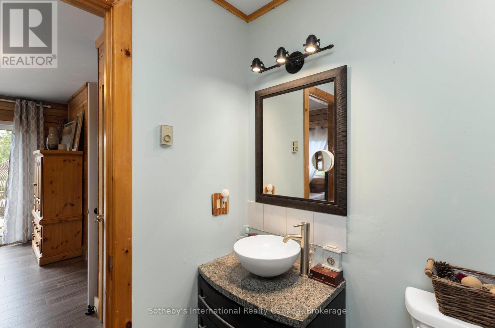 20 Kodiak Road, Mckellar, ON - Indoor Photo Showing Bathroom
