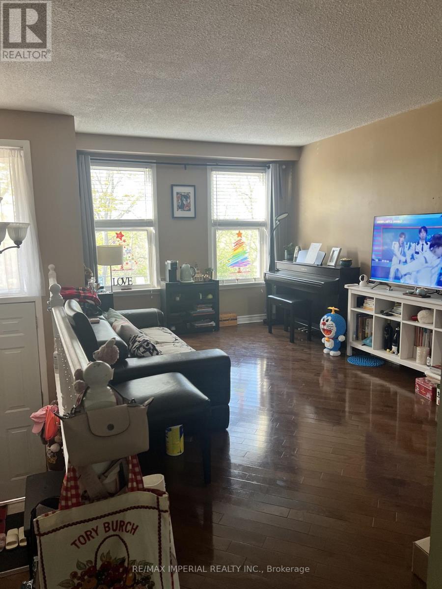 Upper - 1986 John Street, Markham, ON - Indoor