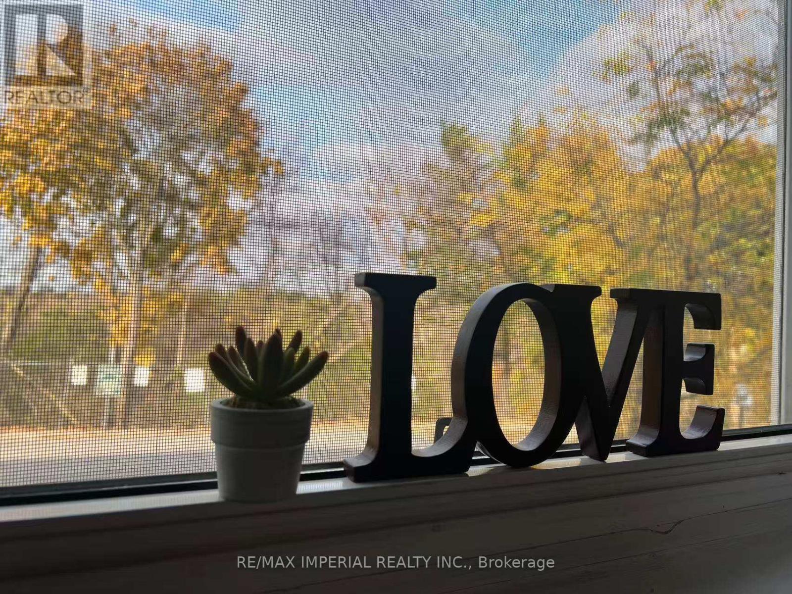 Upper - 1986 John Street, Markham, ON -