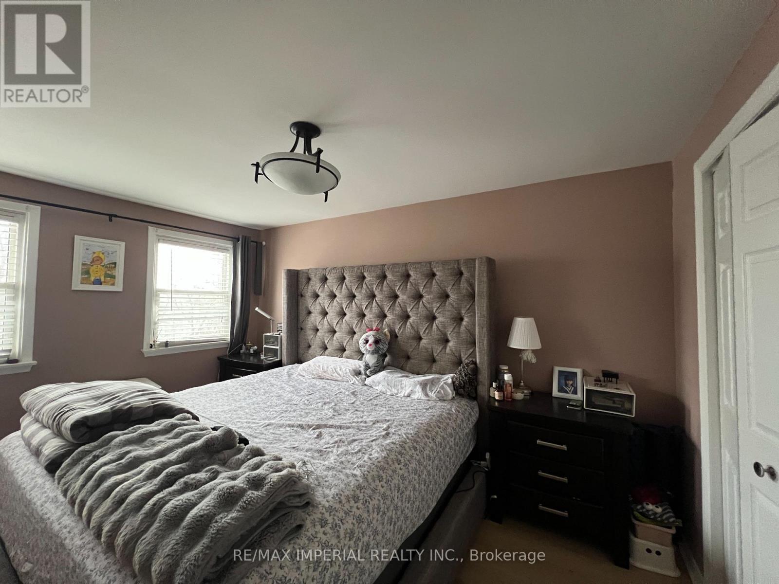 Upper - 1986 John Street, Markham, ON - Indoor Photo Showing Bedroom