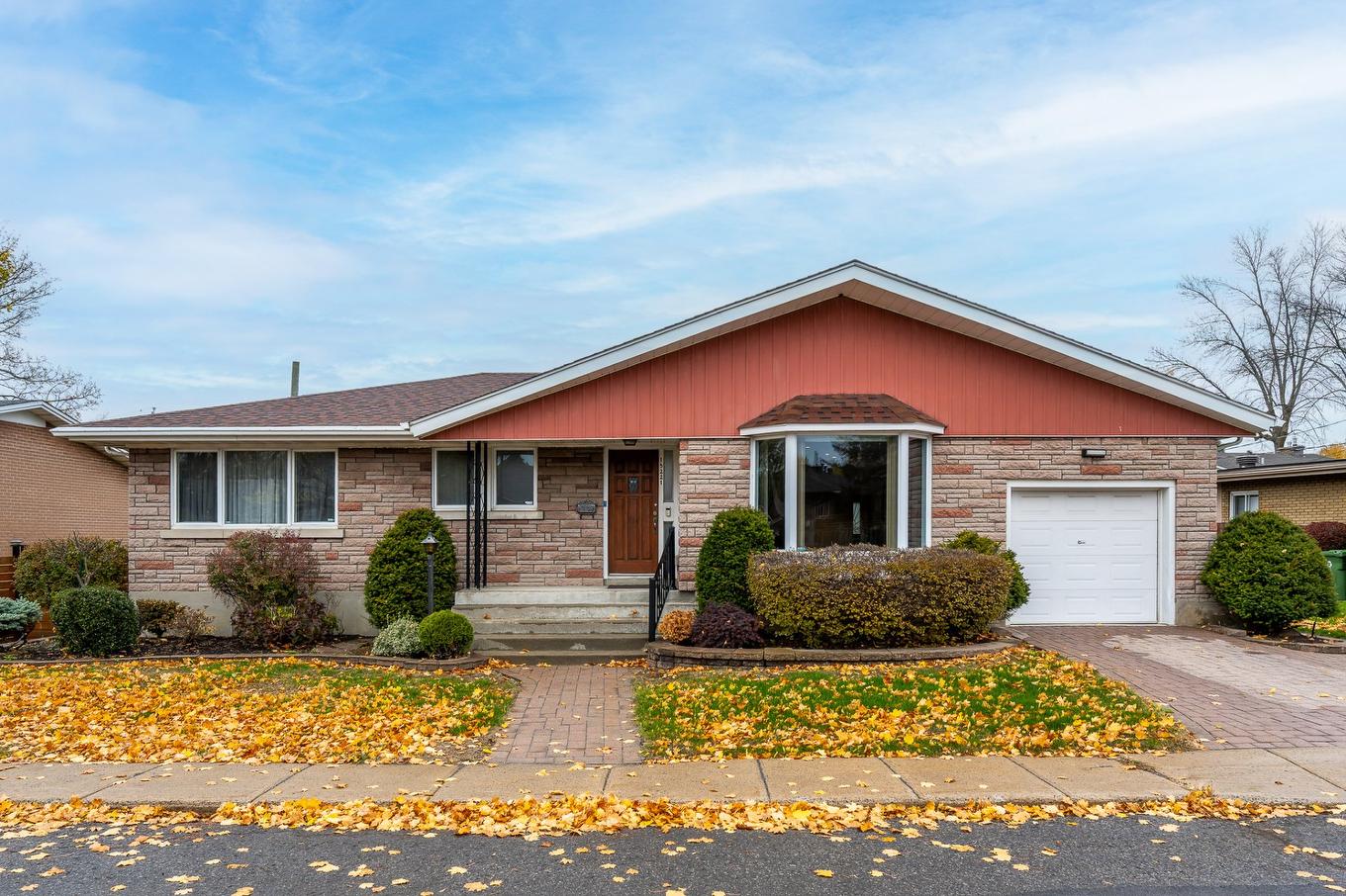 Façade - 15221 Rue Théorêt, Montréal (L'Île-Bizard/Sainte-Geneviève), QC - Outdoor With Facade