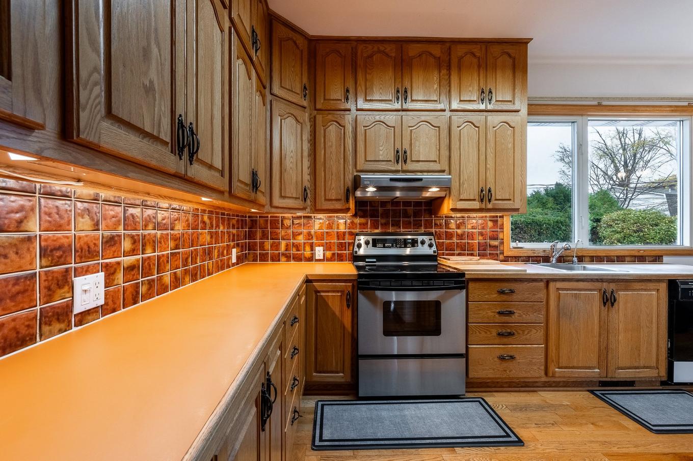 Cuisine - 15221 Rue Théorêt, Montréal (L'Île-Bizard/Sainte-Geneviève), QC - Indoor Photo Showing Kitchen