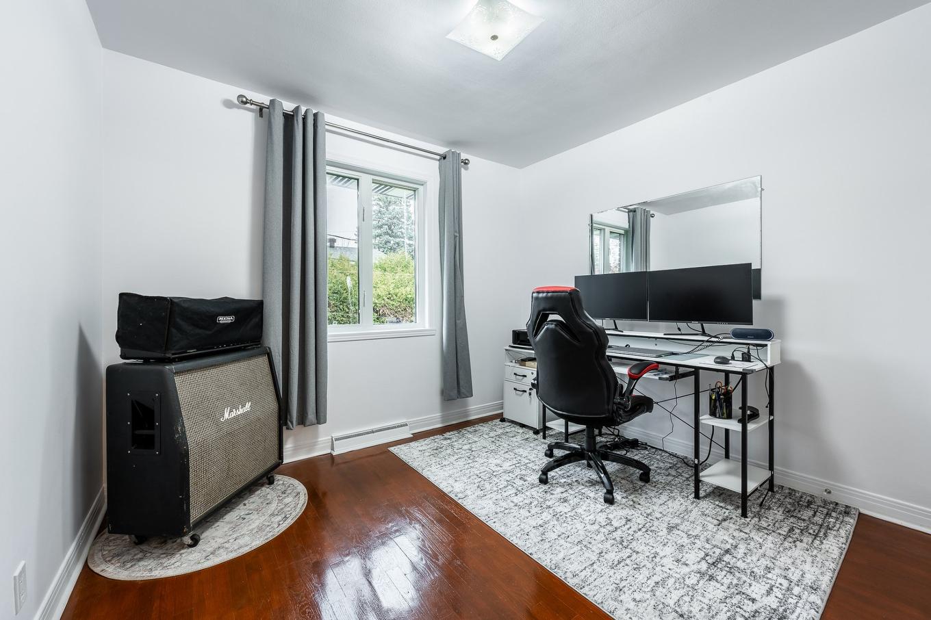 Chambre à coucher - 15221 Rue Théorêt, Montréal (L'Île-Bizard/Sainte-Geneviève), QC - Indoor Photo Showing Office