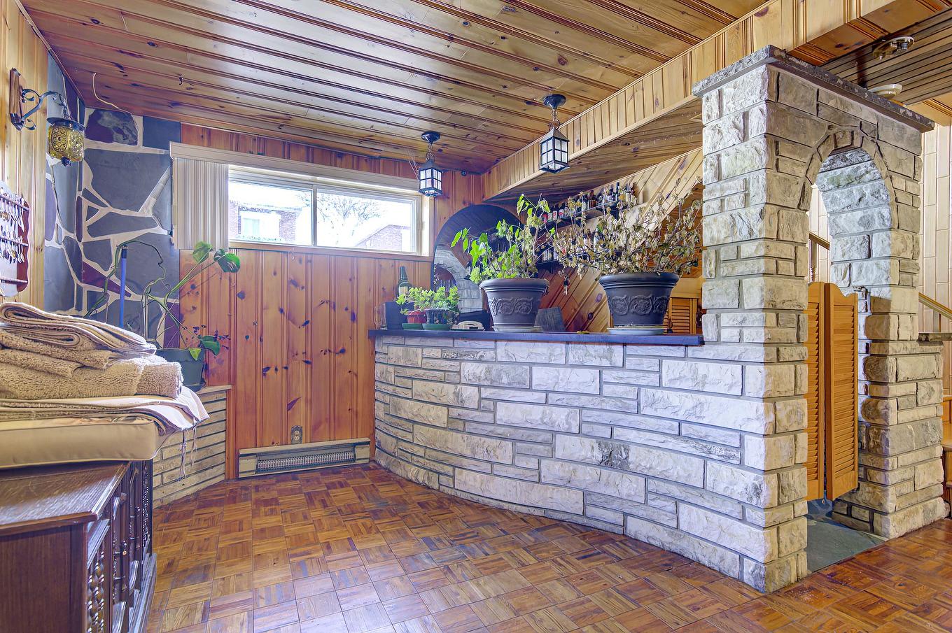 Bar - 1560 Rue Trépanier, Laval (Chomedey), QC - Indoor Photo Showing Other Room