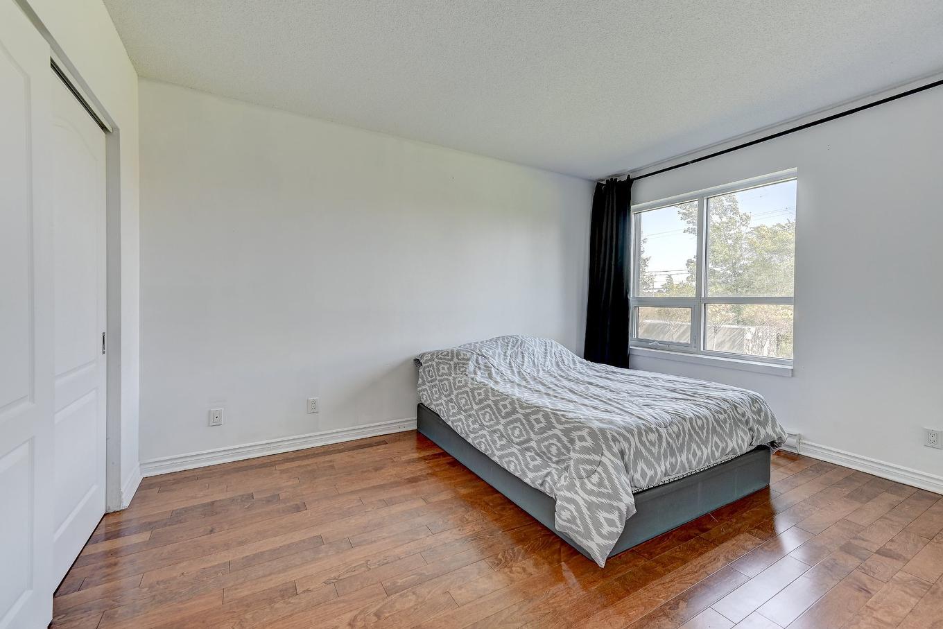 Bedroom - 109-7620 Boul. Marie-Victorin, Brossard, QC - Indoor Photo Showing Bedroom