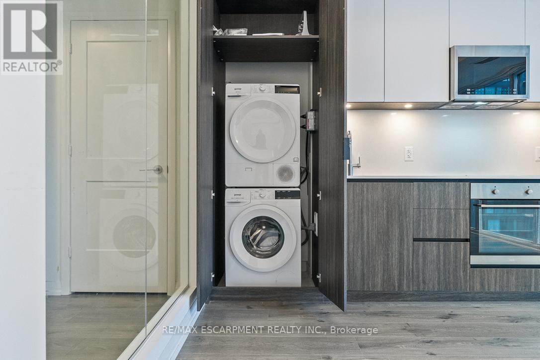 4021 - 28 Widmer Street, Toronto, ON - Indoor Photo Showing Laundry Room