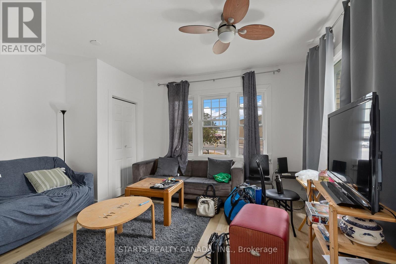 420 Macdonnell Street, Kingston, ON - Indoor