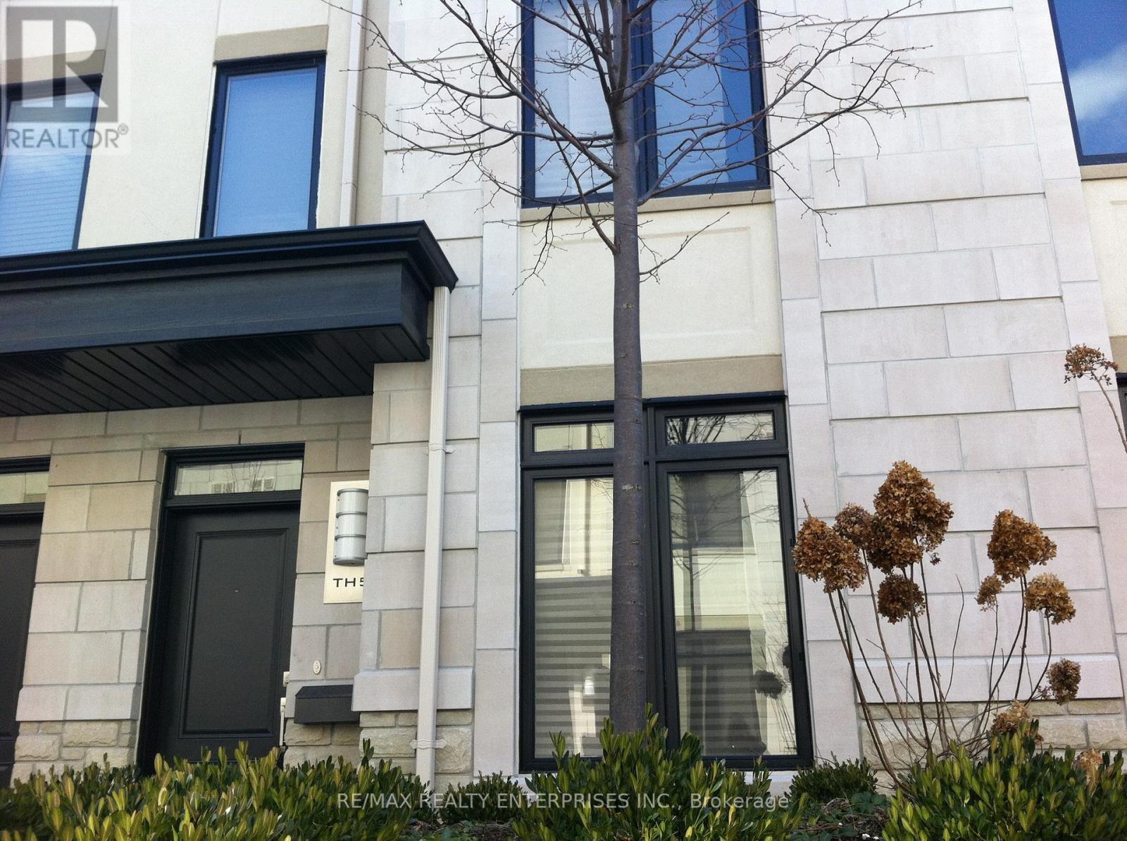 5 - 5 Oakburn Crescent, Toronto, ON - Outdoor